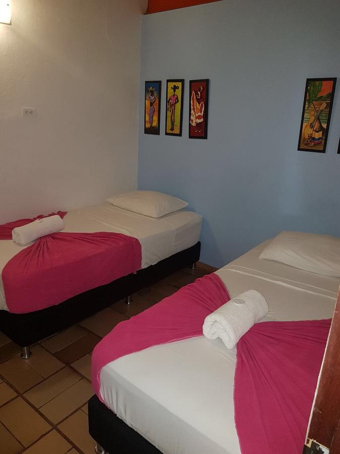 Mi Llave Hostels Cartagena Exterior photo